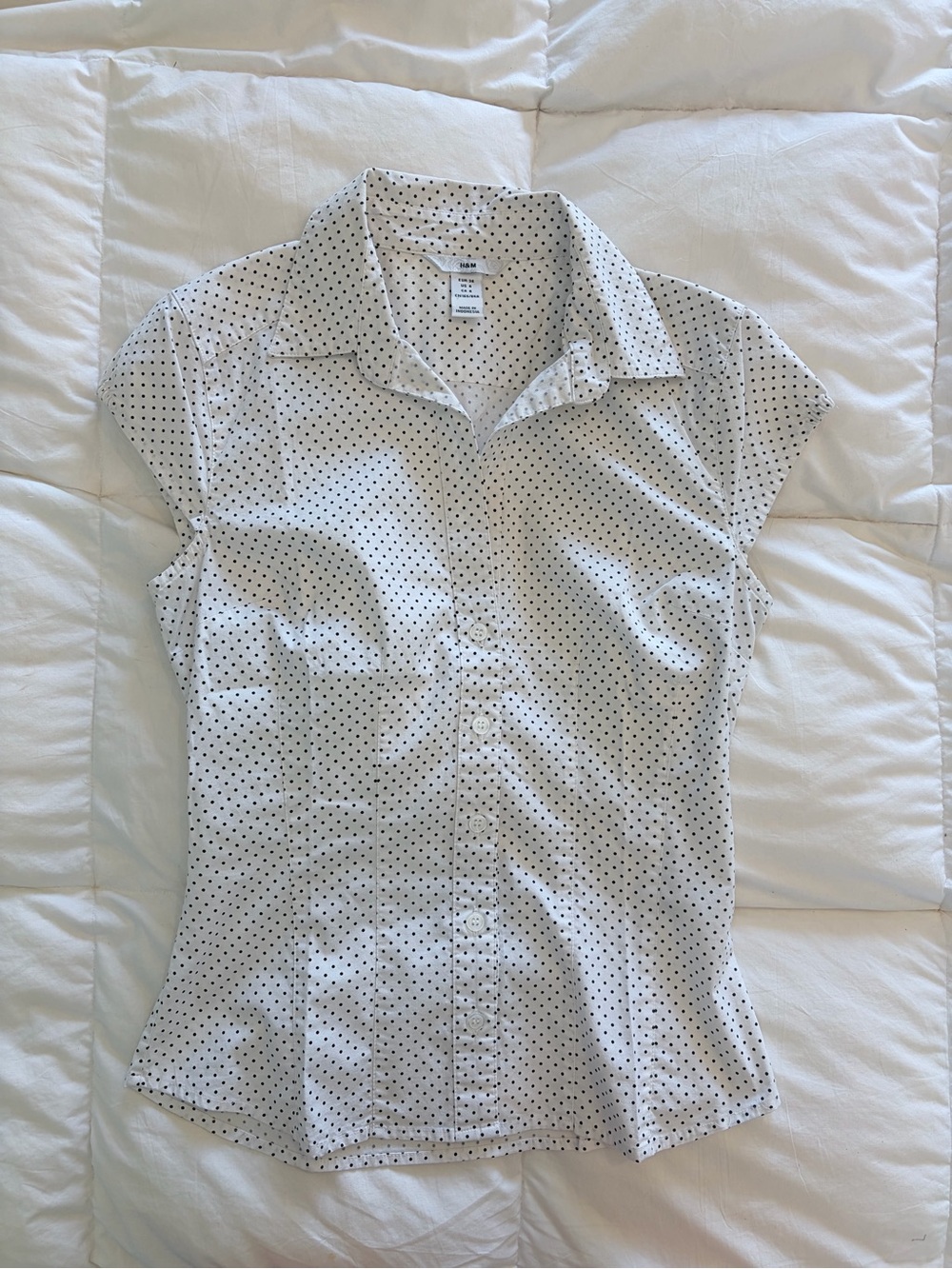 H&M White Button-Down Blouse with Black Polka Dots